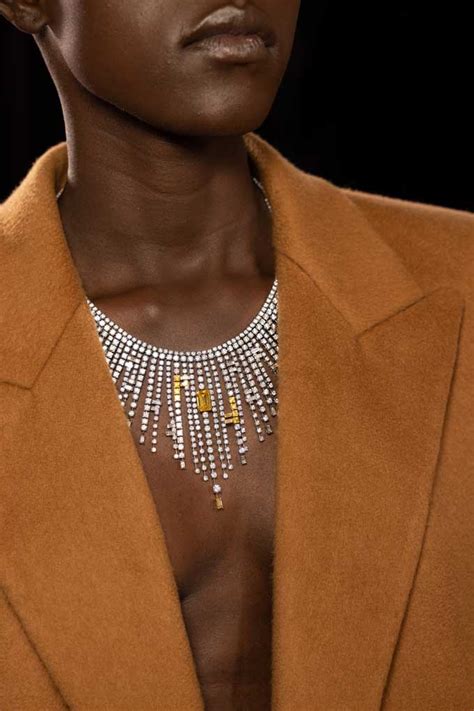 fendi hoofddoek|Fendi jewellery.